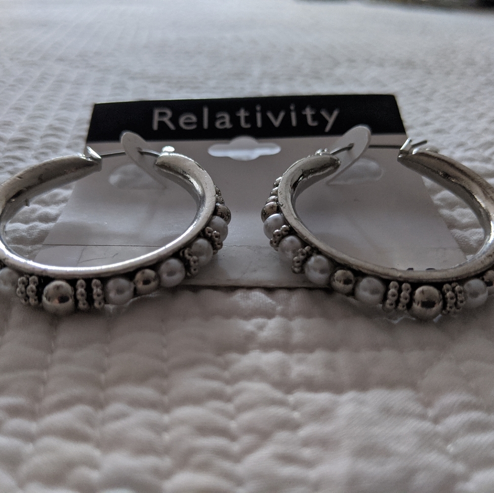 ⚡3 for $20⚡Silver hoop earrings with pearls